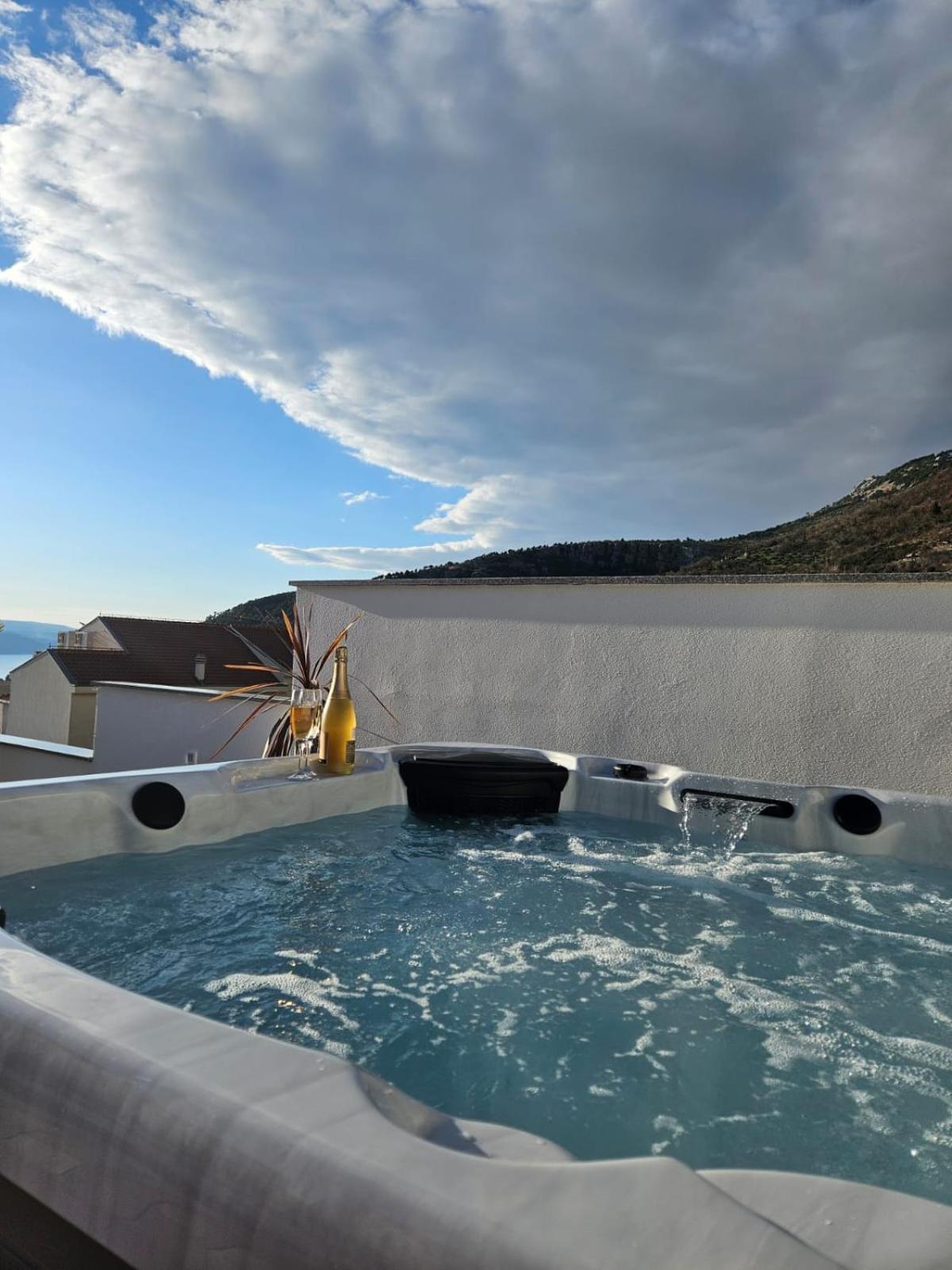 Apartman Koko With Private Jacuzzi Makarská Exteriér fotografie