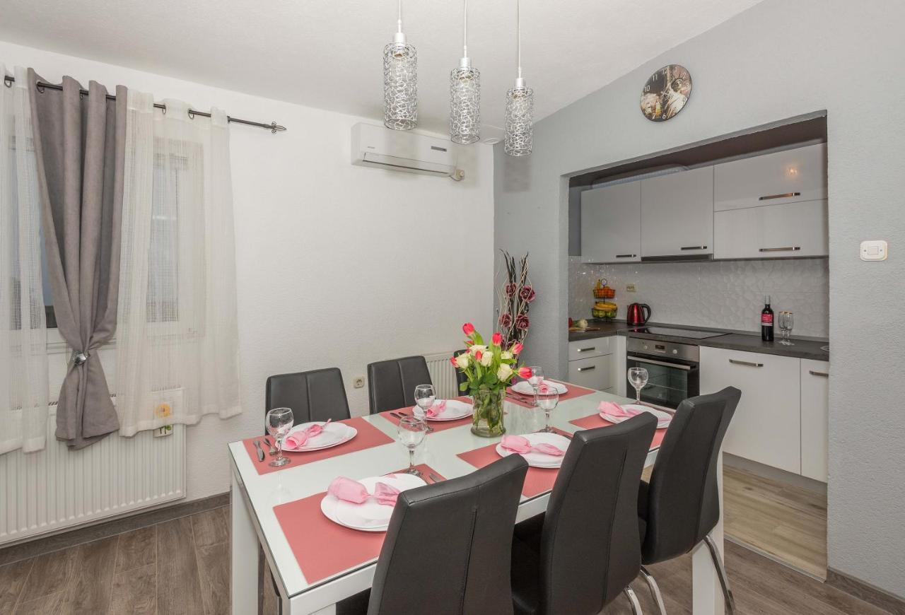 Apartman Koko With Private Jacuzzi Makarská Exteriér fotografie