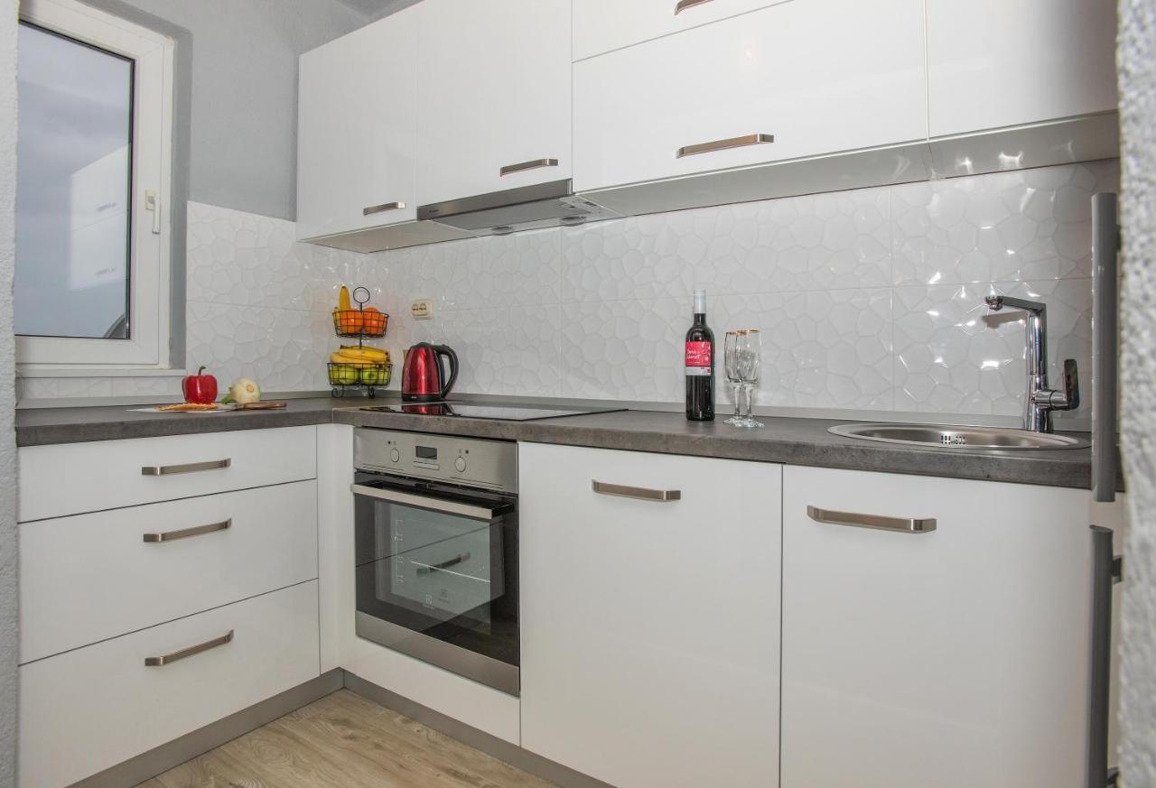 Apartman Koko With Private Jacuzzi Makarská Exteriér fotografie